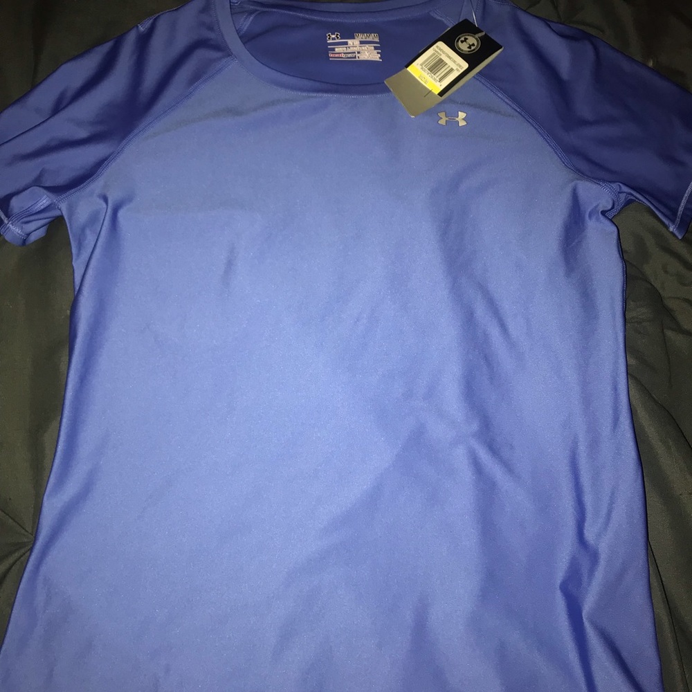 Woman’s Under Armour fitted workout t shirt